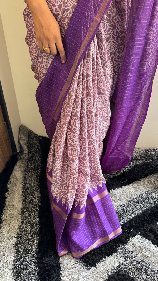 Luxurious Silk Saree with Floral Pattern & Purple Border — HOP174