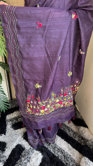 Premium Pure Tussar Silk Saree with Katha, Knot Work & Heavy Tassels — HOP194